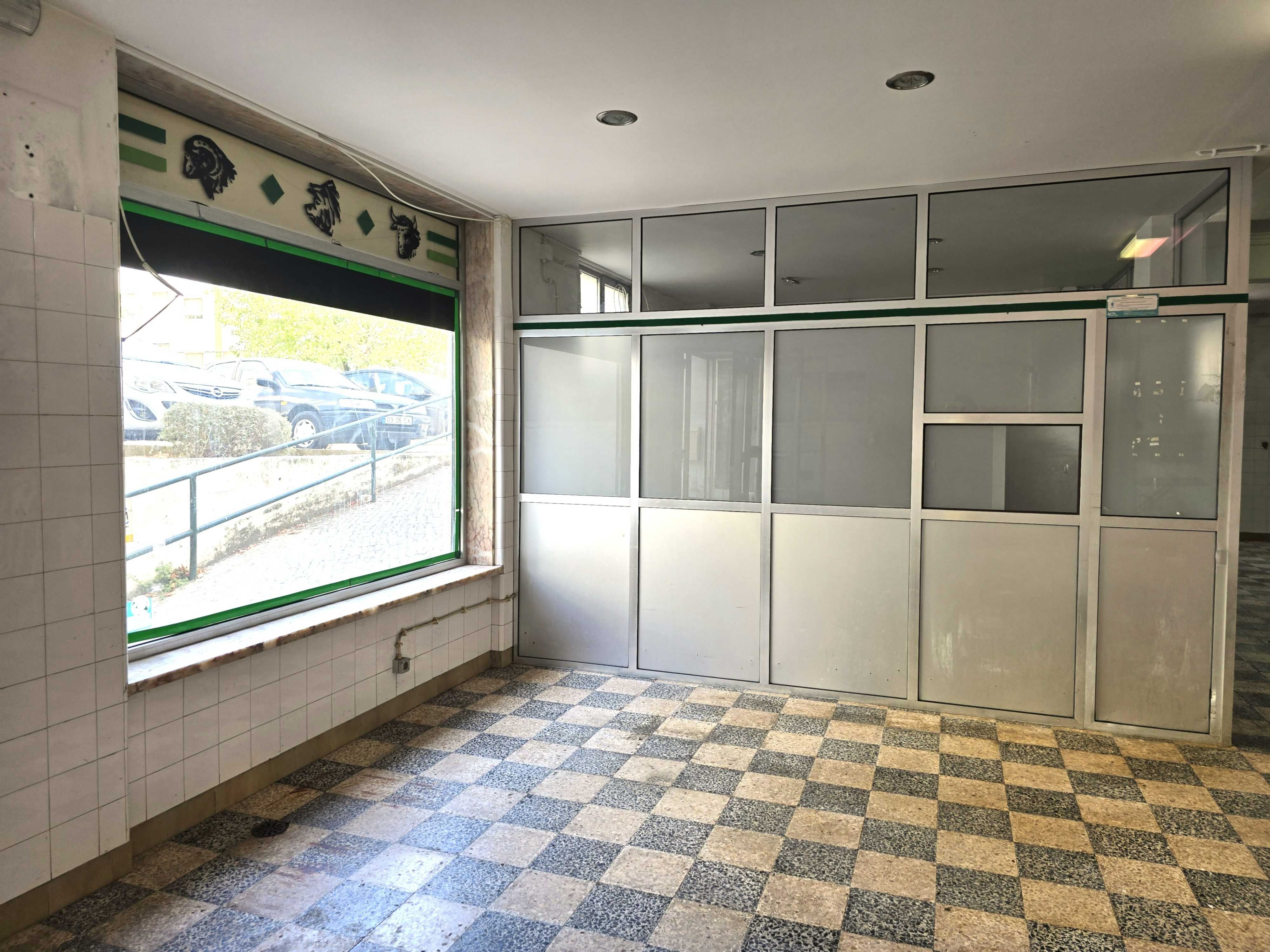Espaço comercial em Rua Eça de Queiroz
