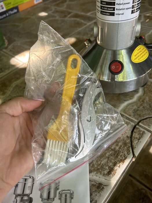 Подрібнювач млин гріндер