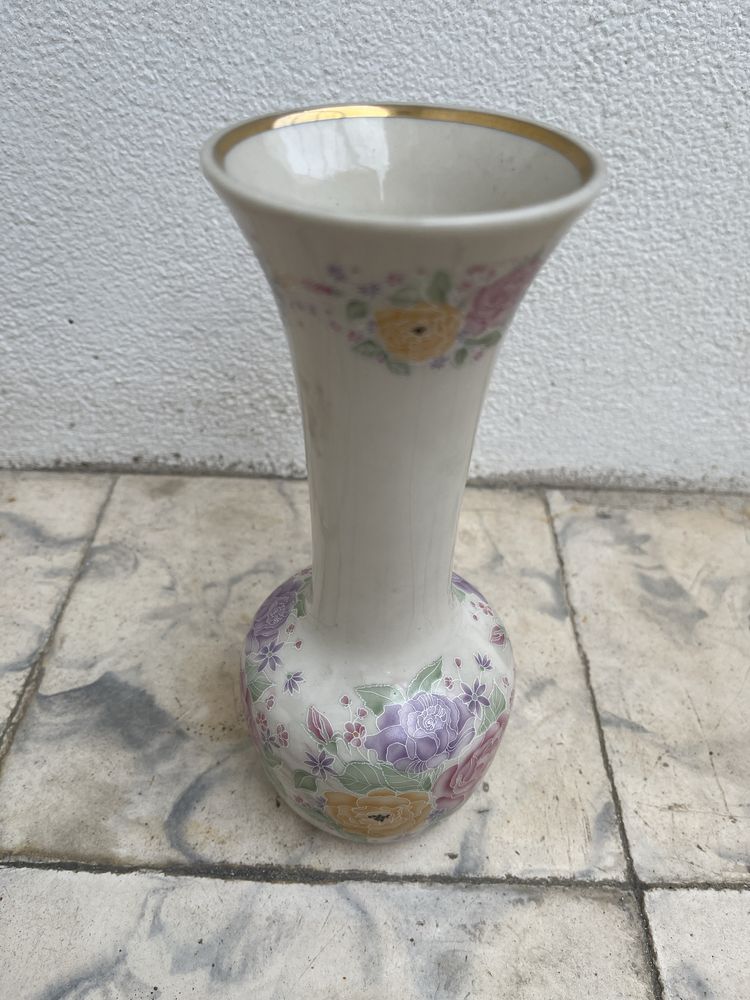 Jarro de porcelana antigo