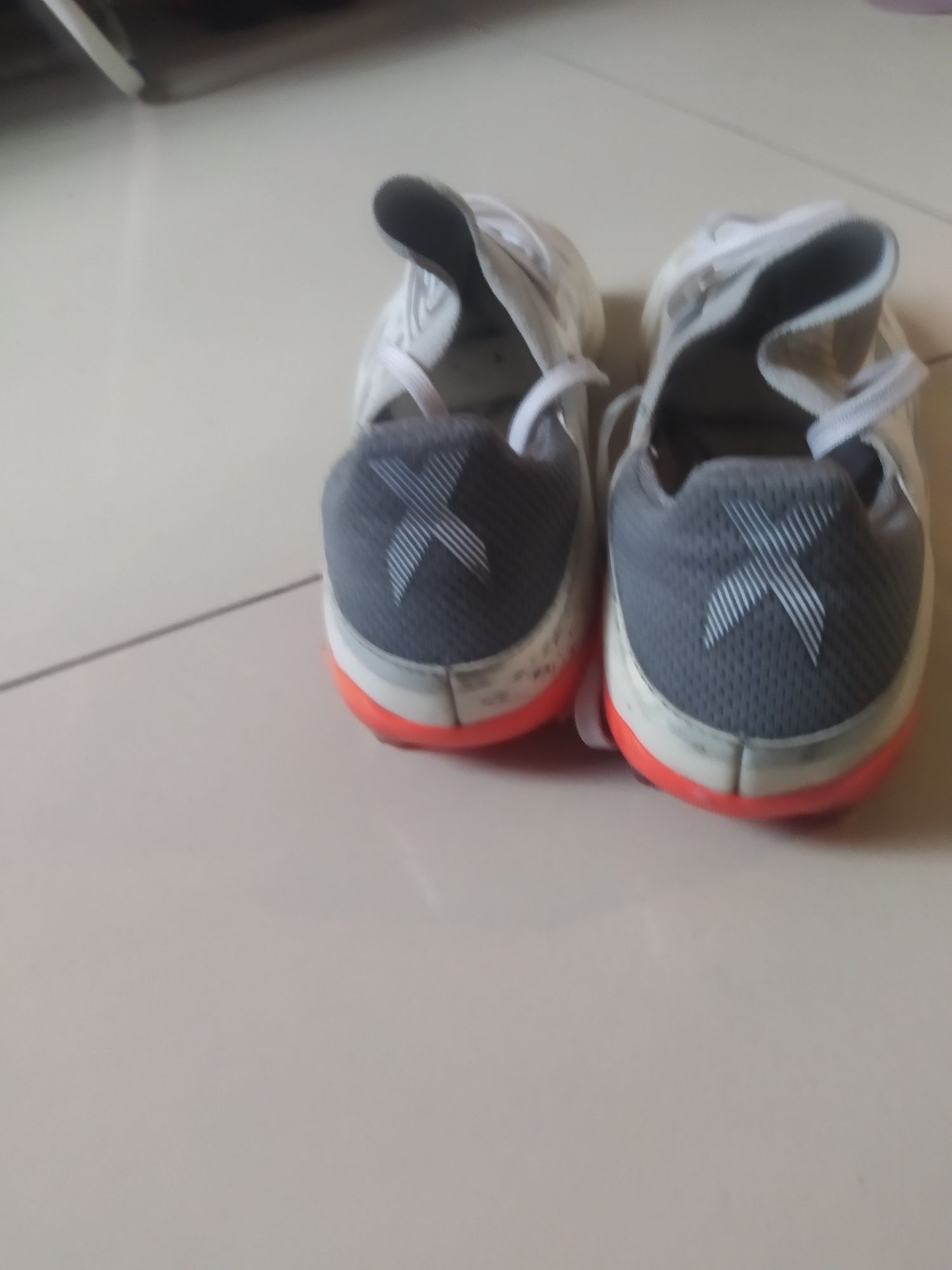 Sprzedam buty do piłki nożnej