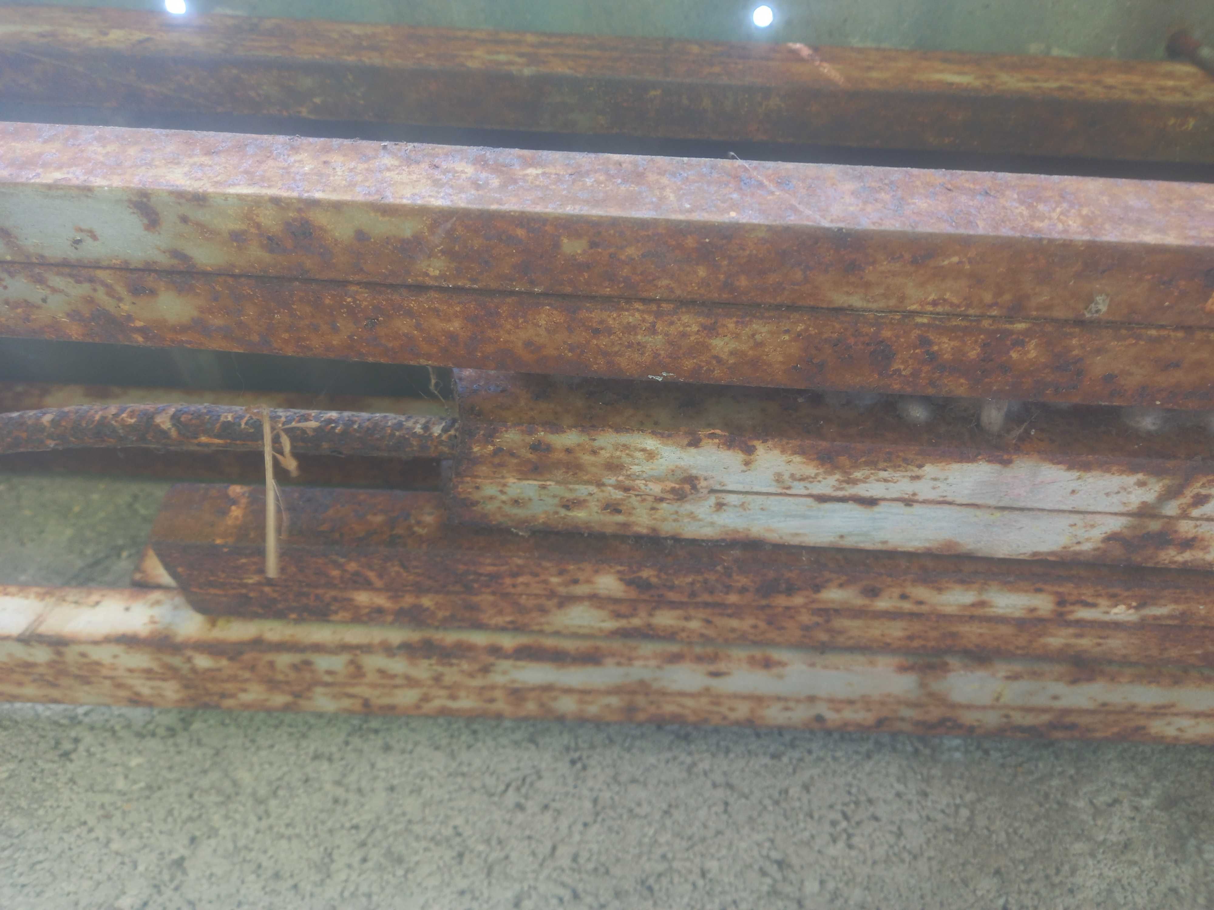 Tubo Galvanizado 1/2'' e cantoneira 2x4