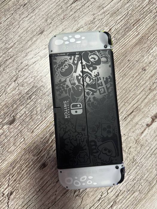 Продам приставку Nintendo SWITCH