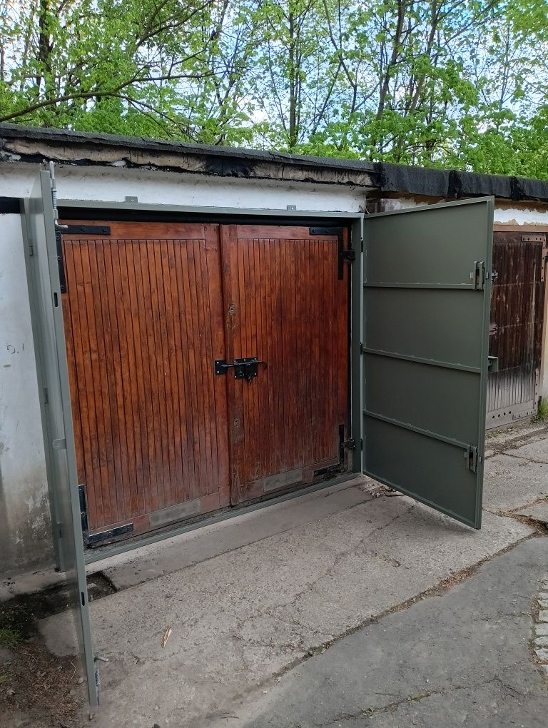 Brama garażowa  metalowa spawana