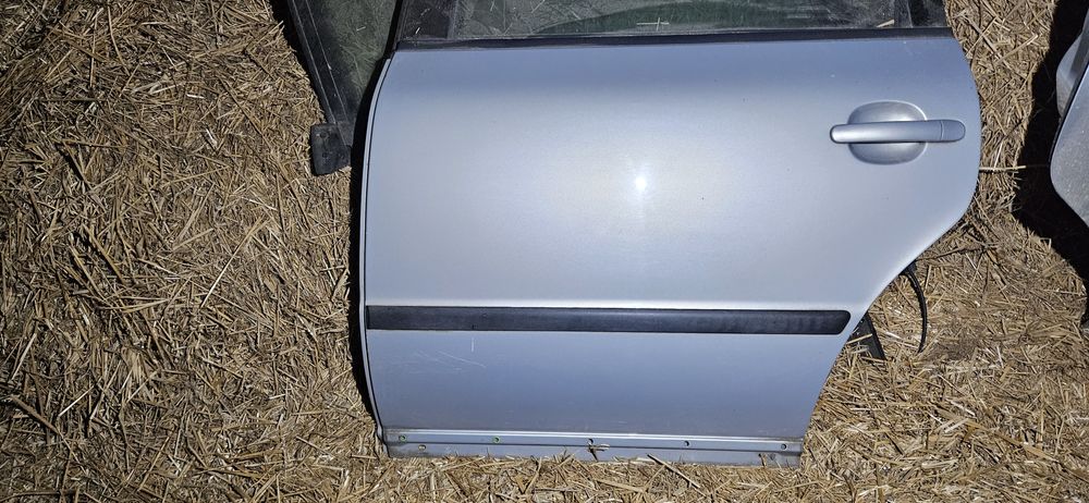 Drzwi tył lewe tył LD7W passat B5 fl kombi