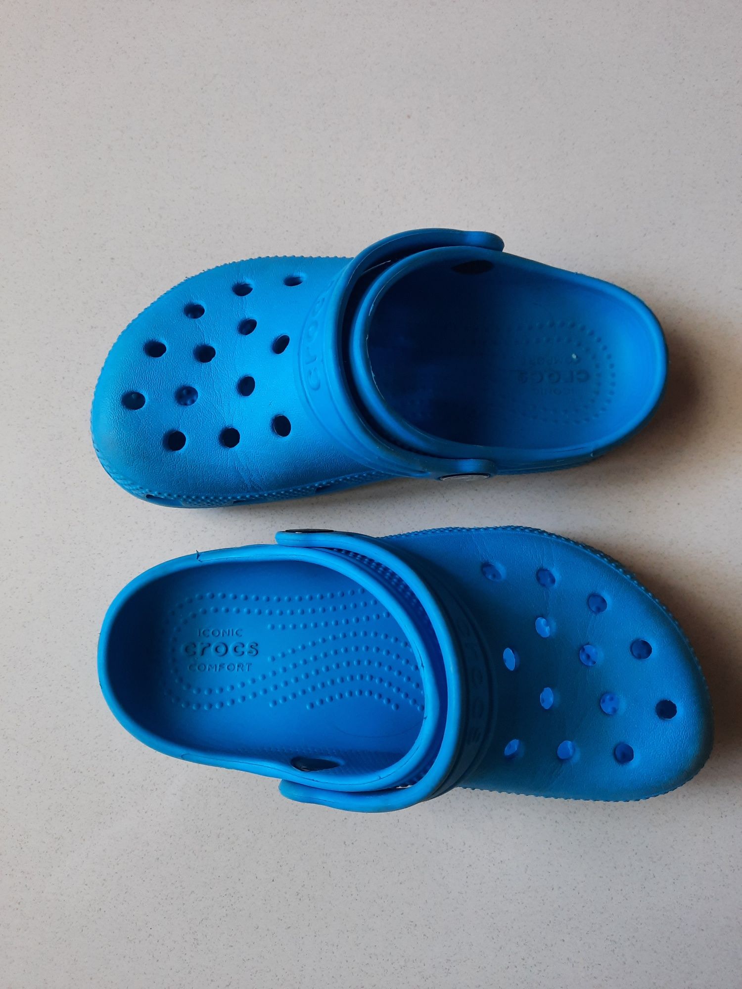 Crocs azuis tamanho 28-29