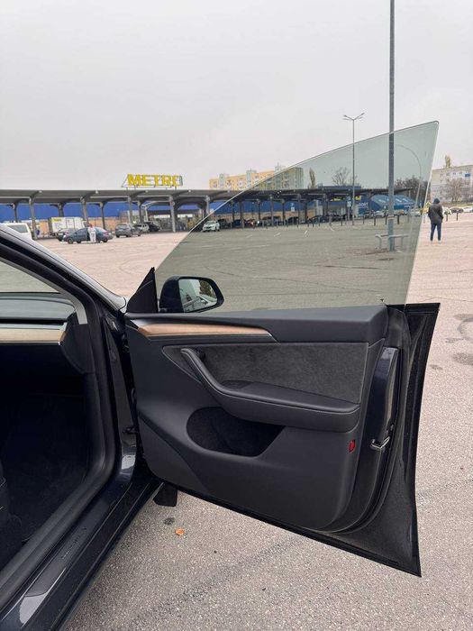 Tesla model Y Perfomance dual motor long Range AWD 82 kwH