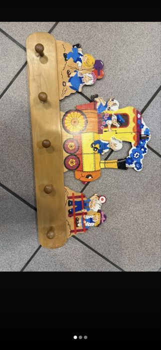 Wieszak na ubrania drewniany stan bdb