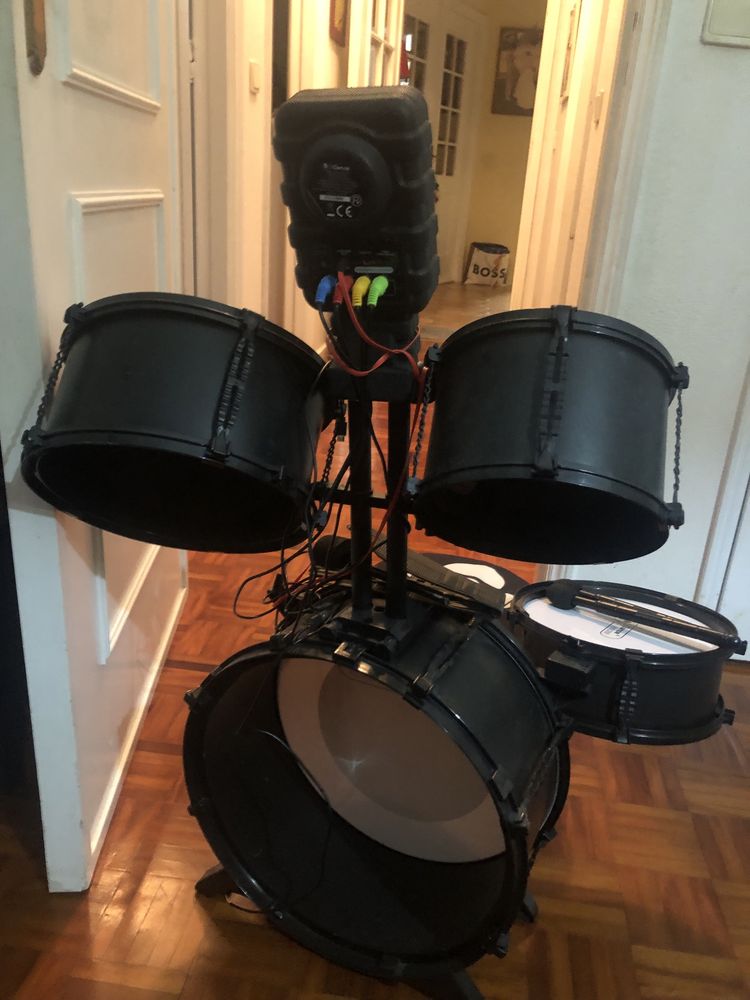 Bateria eletrica para criança