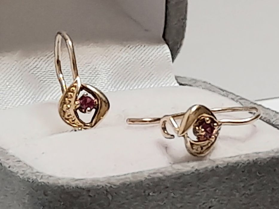 Złote Kolczyki Ażurowe z Rubinkiem 14k