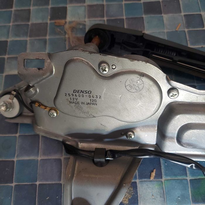 Mechanizm tylnej wycieraczki