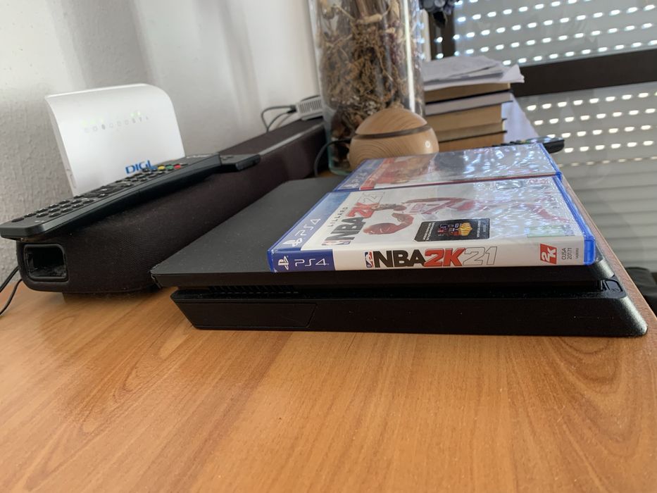 Ps4 - Slim 500 preto