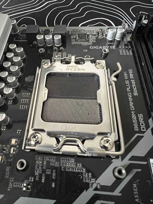 Материнська плата з дефектом Gigabyte B650M GAMING PLUS WIFI