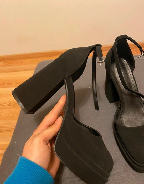 Butki nowe z pudełkiem na wysokim obcasie DeeZee