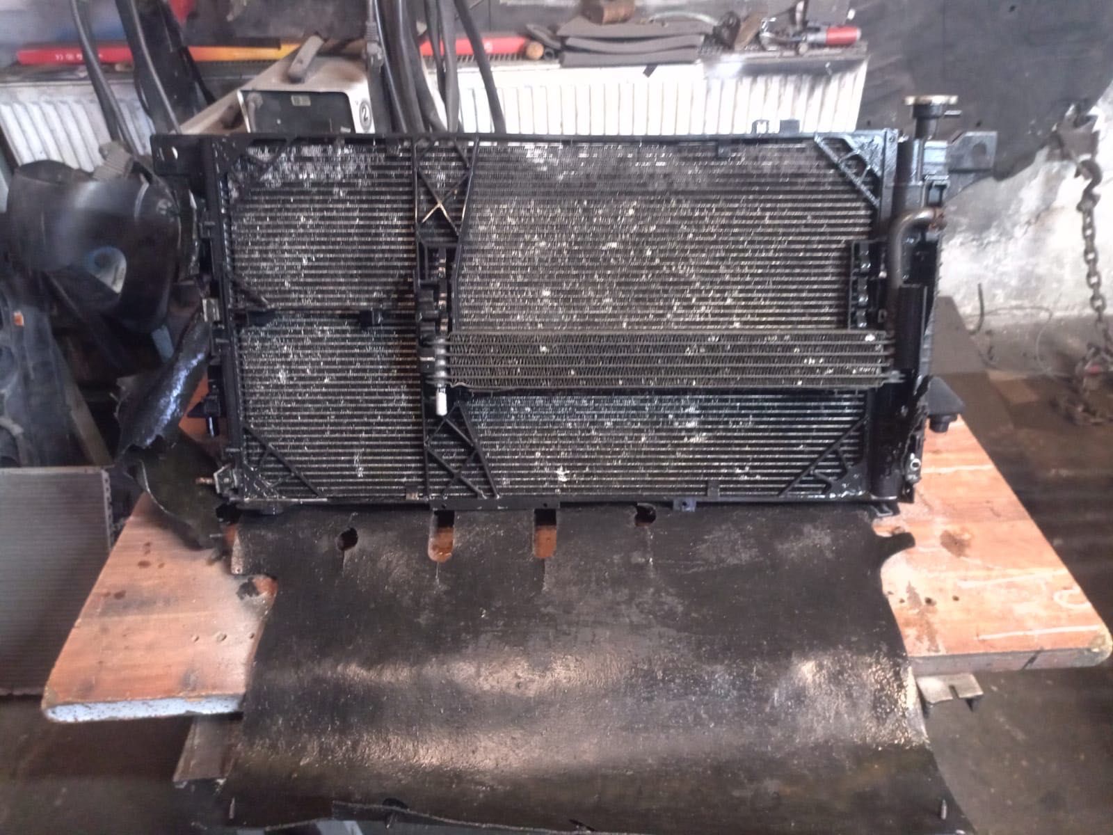 Ford F150 oraz Raptor komplet chlodnic 09-14 rok
