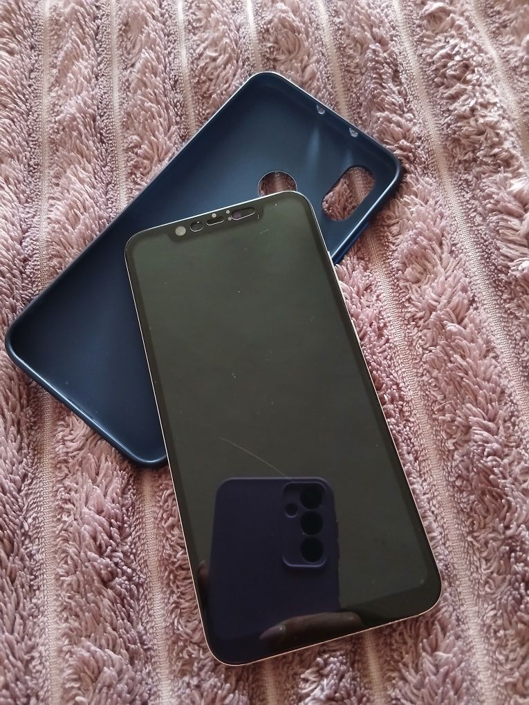 Телефон Xiaomi MI8