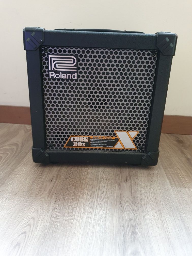 Guitarra Stratocaster + Amplificador Roland + Cabo Fender + Estojo