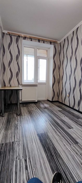 Продам двокімнатну квартиру покращеного планування.Цегляний будинок