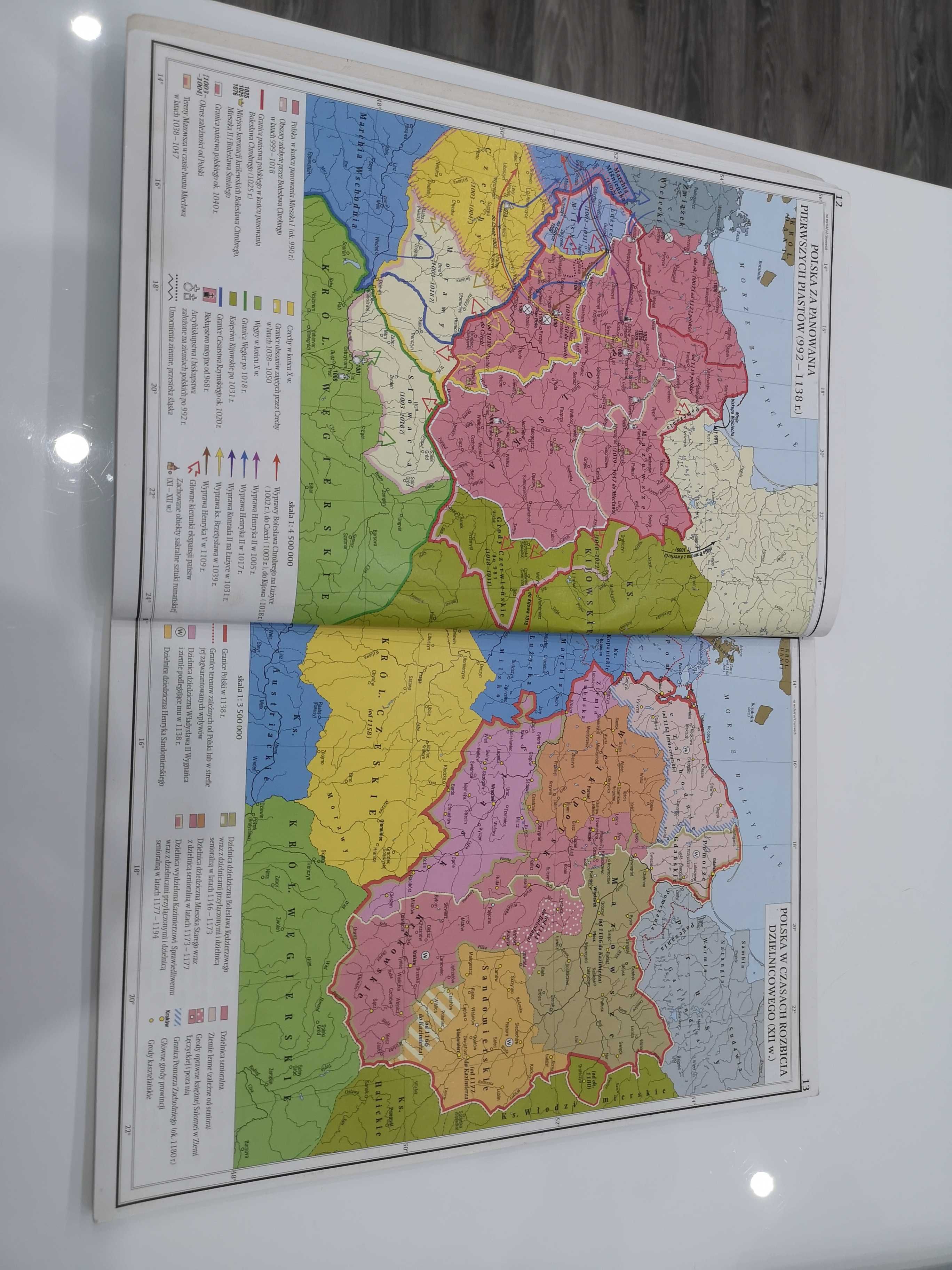 Atlas historyczny od starożytności do współczesności, Demart