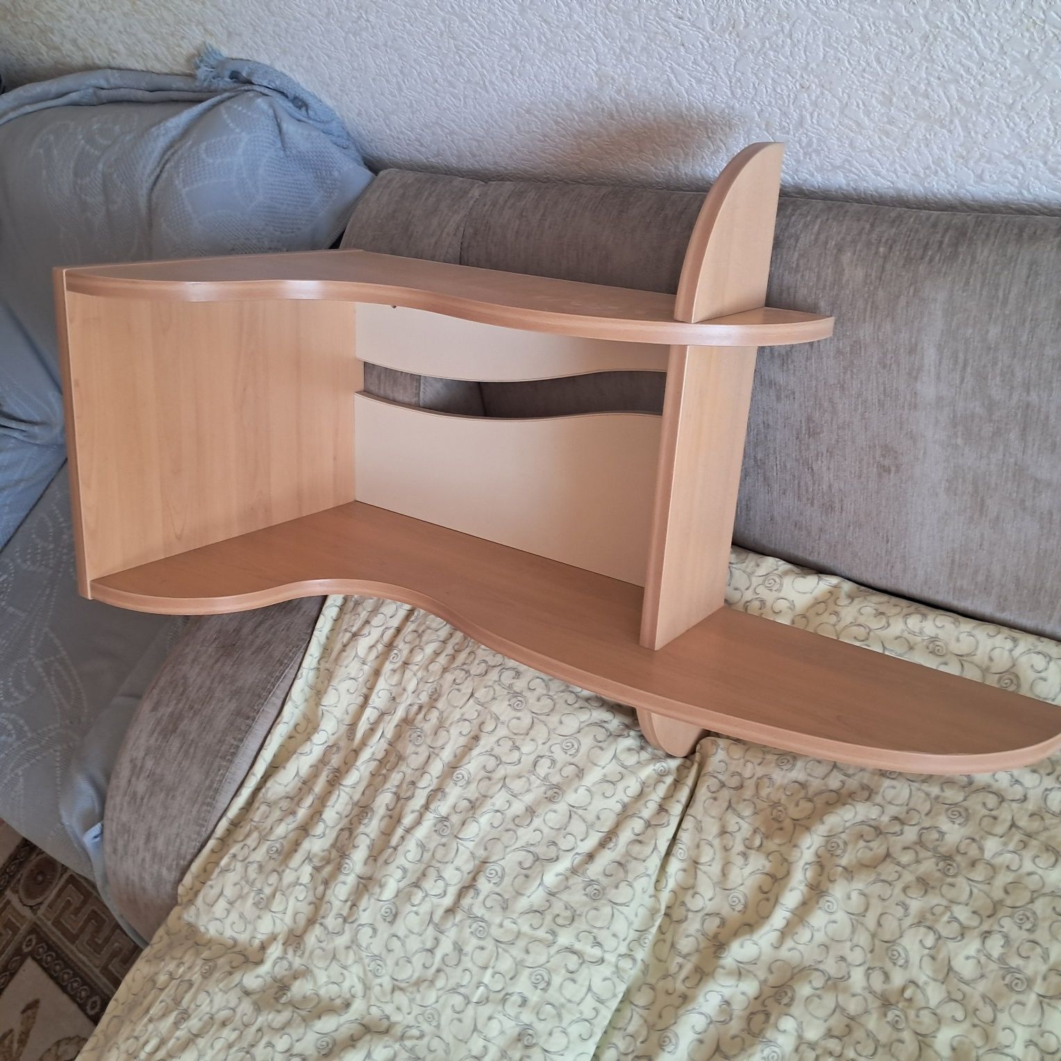Продам   поличку