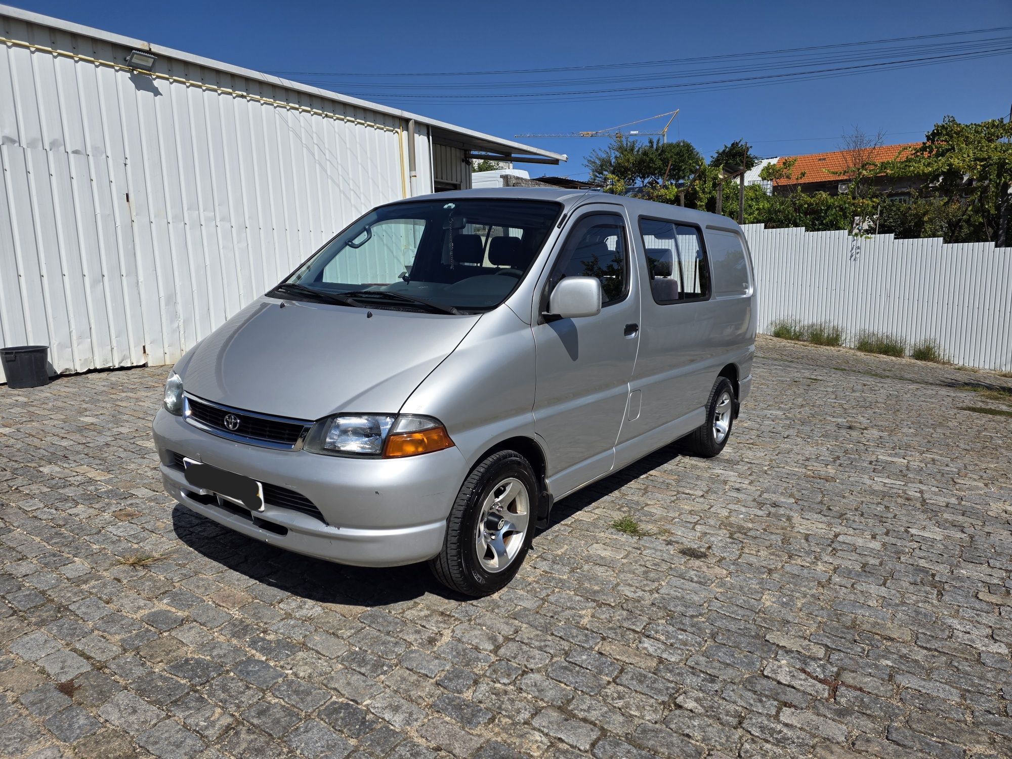 Toyota hiace 2.5