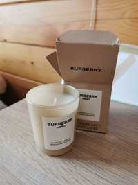 Perfumowana świeczka Burberry Hero Candle