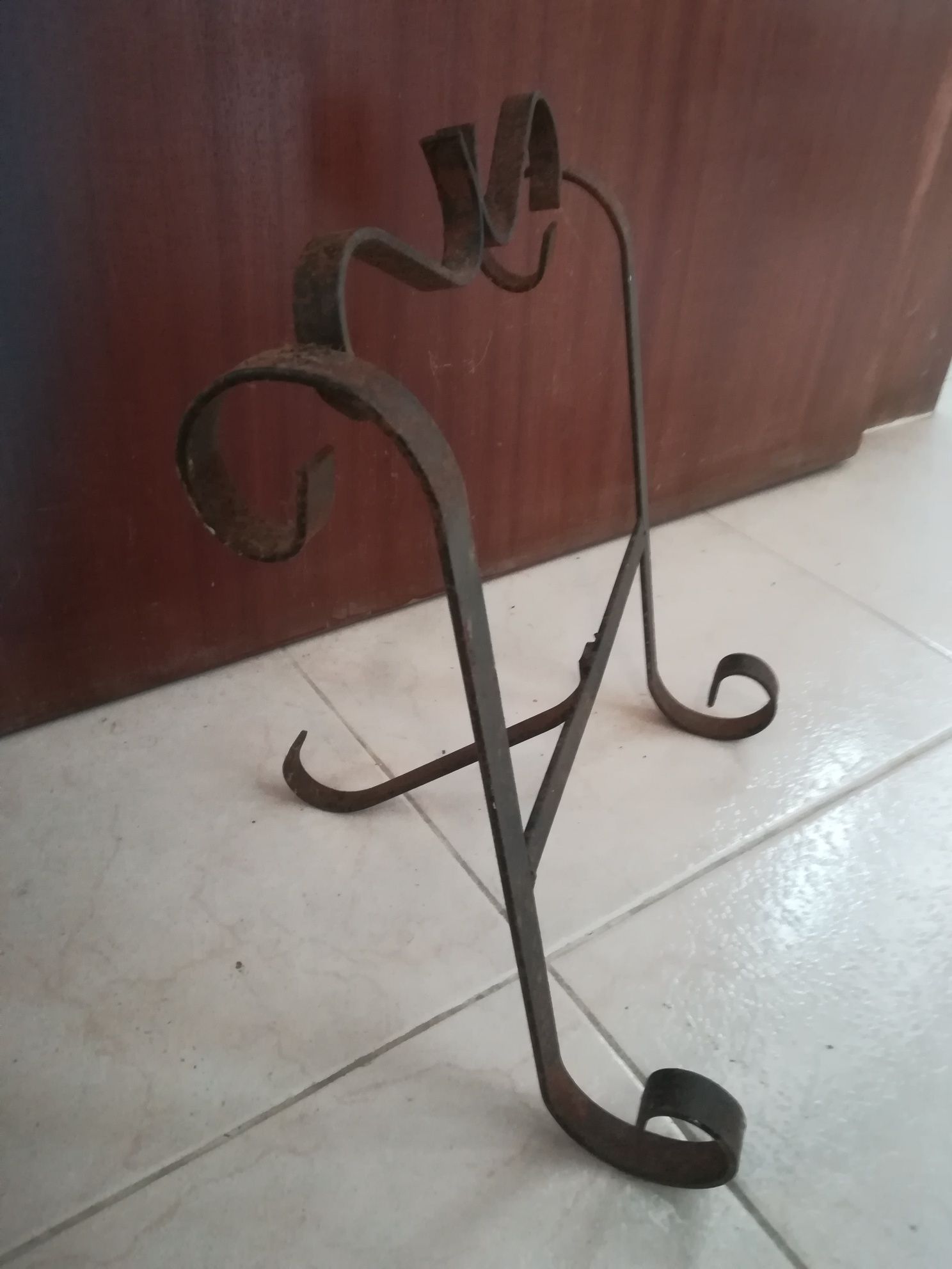 Suporte de Pratos Antigo