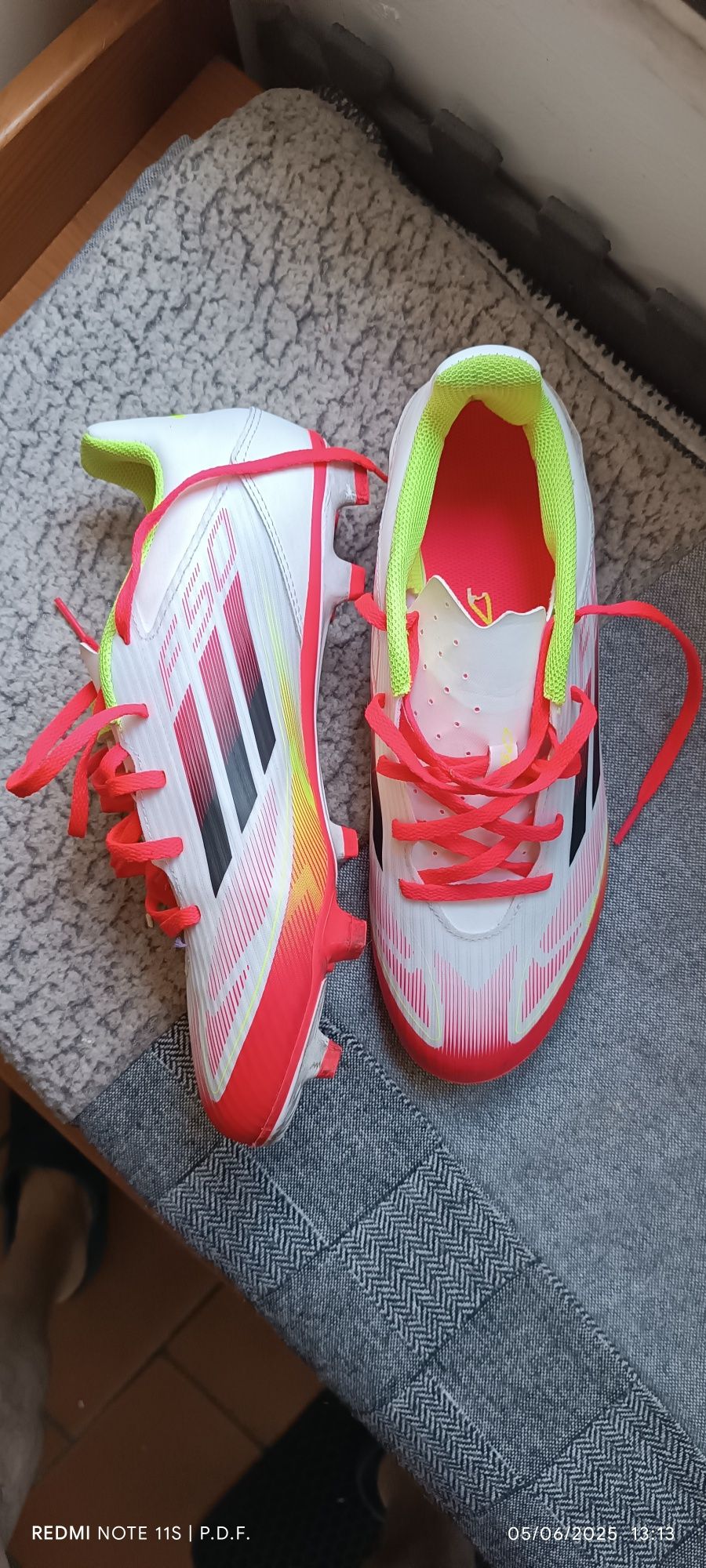 Chuteiras Adidas F50, n° 43 1/2.