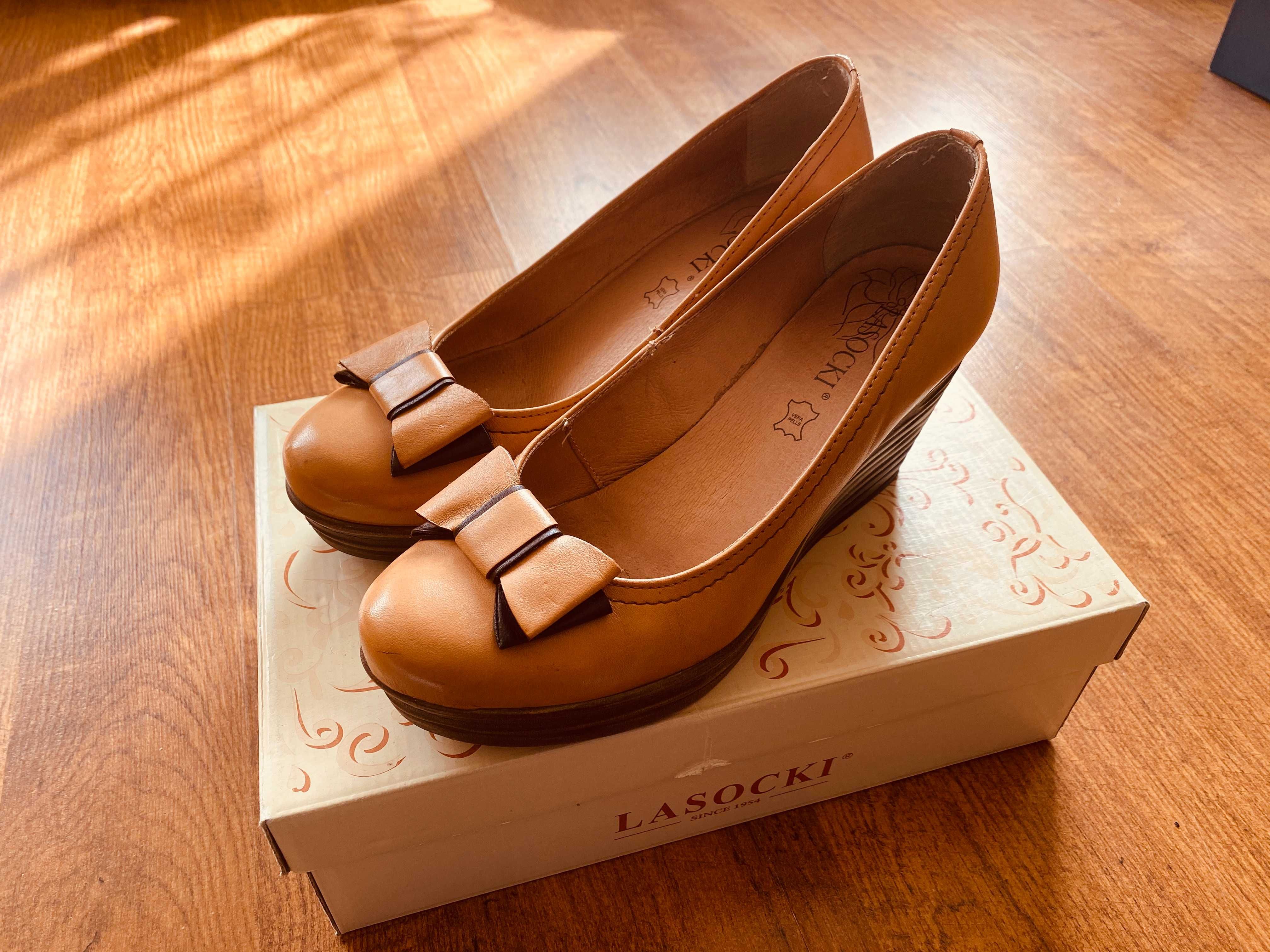 Skórzane buty damskie - Lasocki (rozmiar 39)