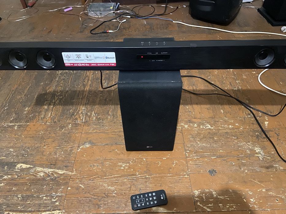 Акустична система саундбар LG SJ3