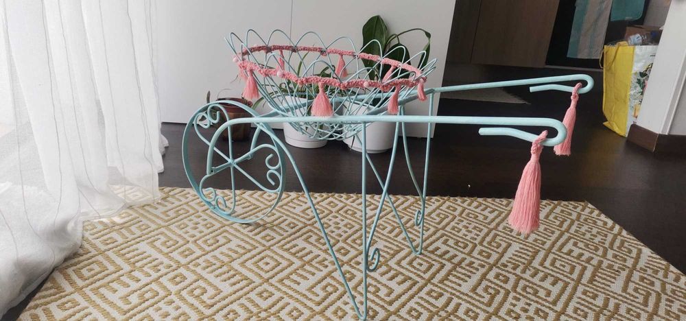 Carrinho de mão decoração floreira