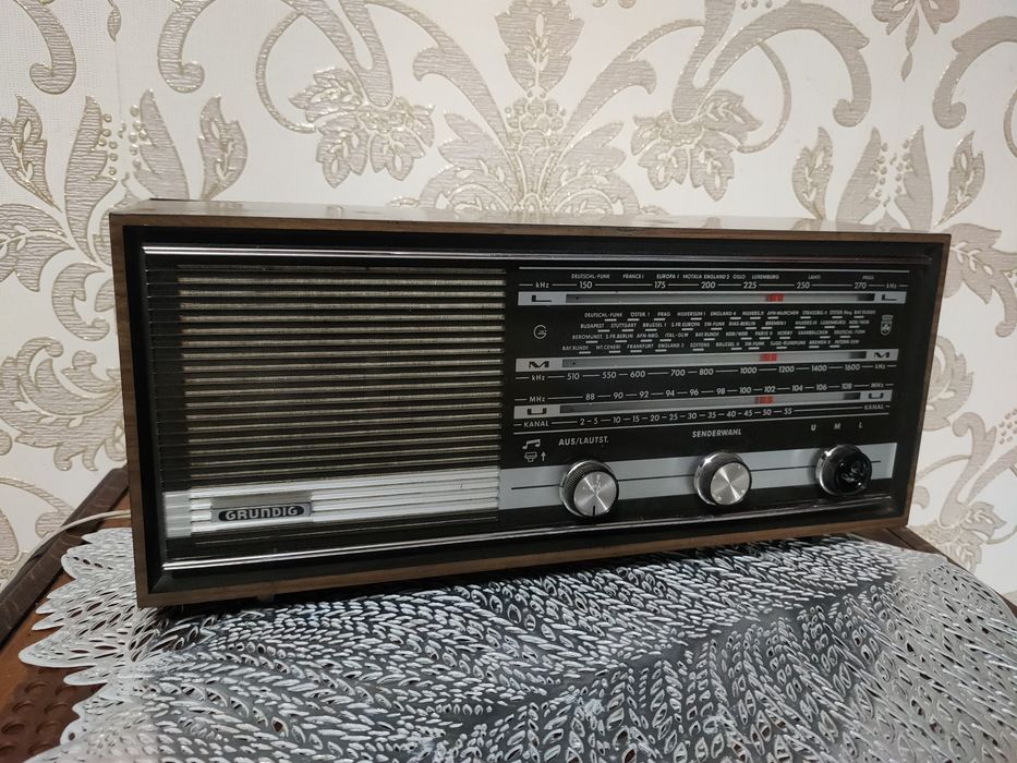 Stare radio Grundig stan bdb