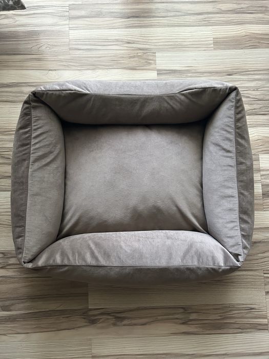 Лежанка для собак та котів