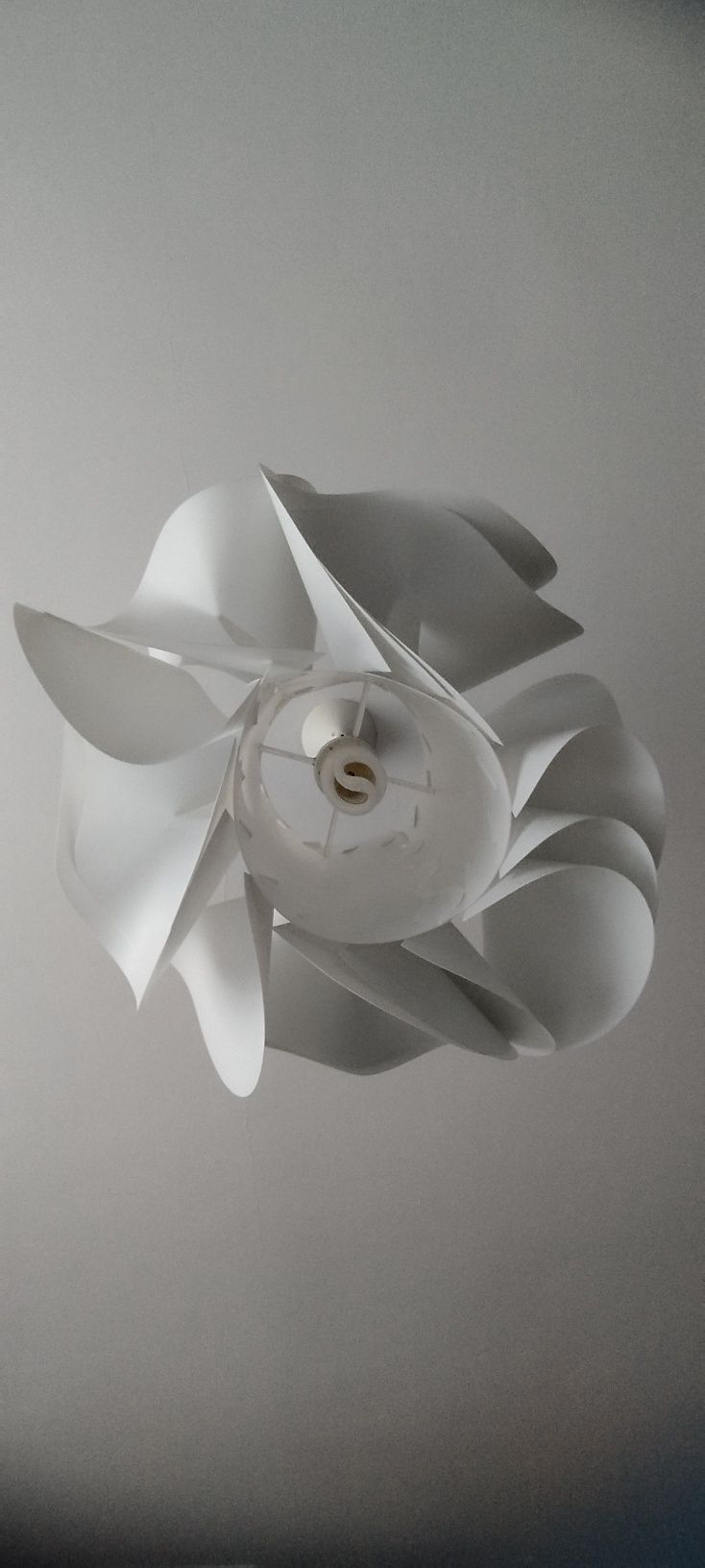 Lampa sufitowa biała