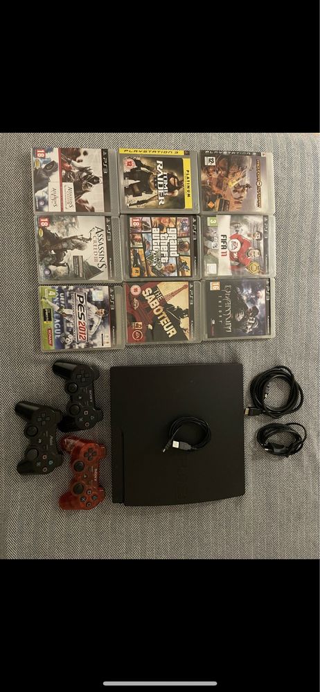 Vendo PS 3 com jogos e comandos incluídos