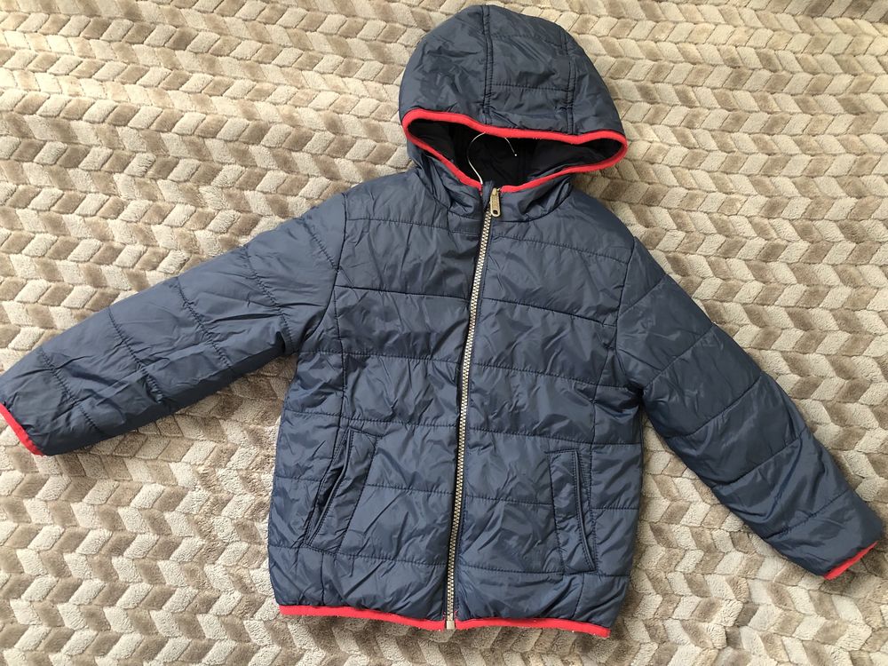Зимняя теплая духсторонняя куртка на 3-4 года