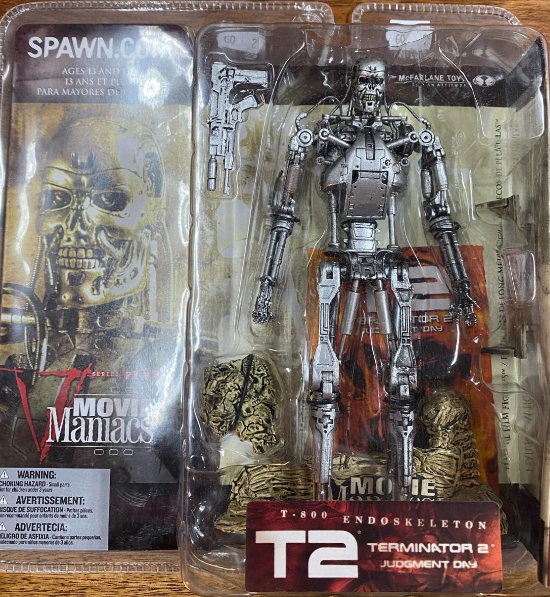 McFarlane Terminator T-X Endoskeleton T-850 Endoskeleton
T-800 End