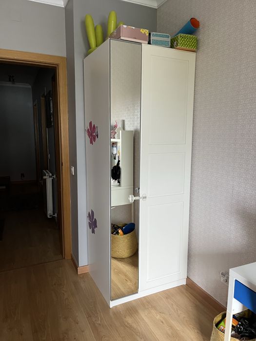 Armario branco marca IKEA