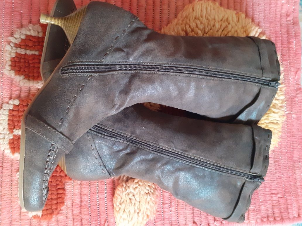 Botas Dorothy Perkins nr40 ( Novas) excelente qualidade.