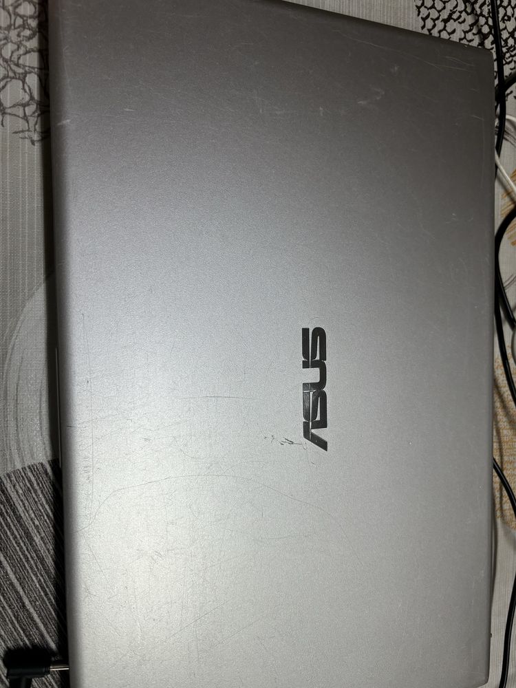 PC Asus VivoBook 15