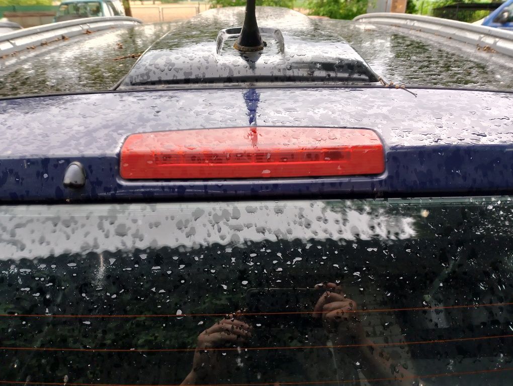 Trzecie światło stopu opel Zafira b