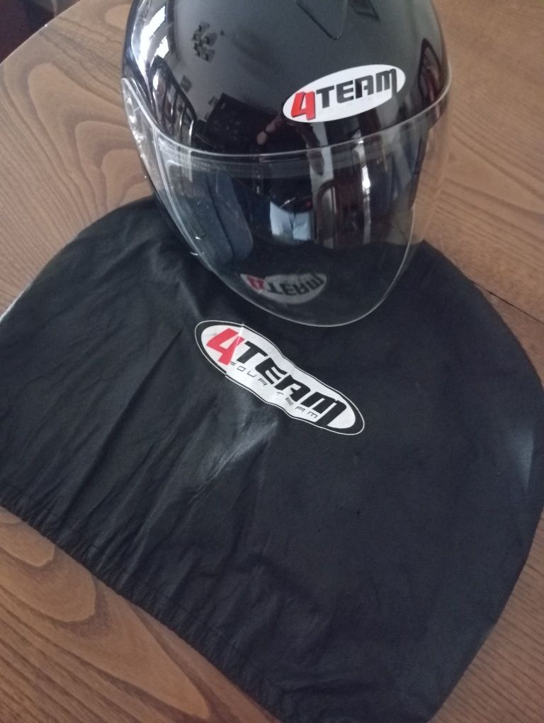 Capacete mota ATeam praticamente NOVO