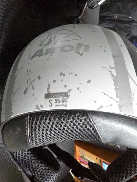 3 Capacetes como novos 2 com intercomunicador