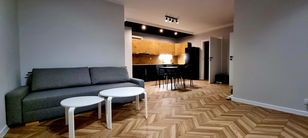 Mieszkanie 2 pokoje 52m2 1 piętro, Rynek. Miejsce parkingowe