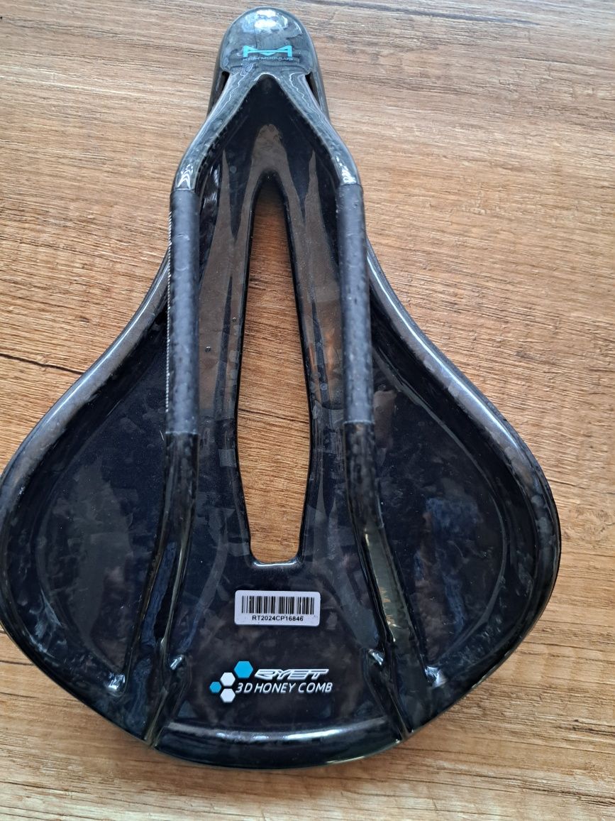 Siodełko RYET 3D HONEY COMB  carbon karbon