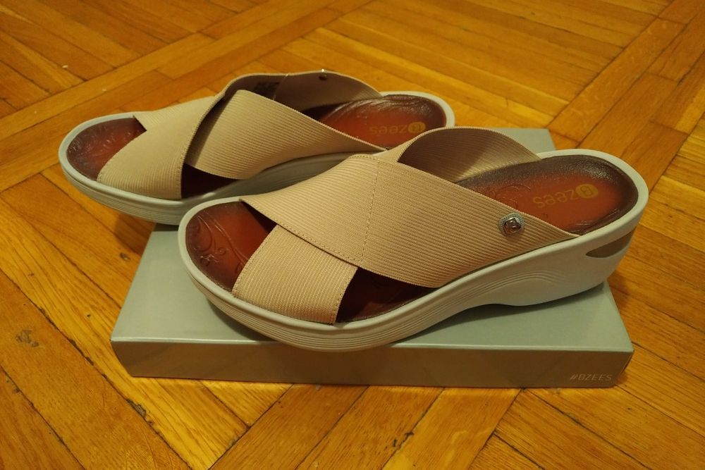 Босоножки-шлепанцы из США, размер 38,5
