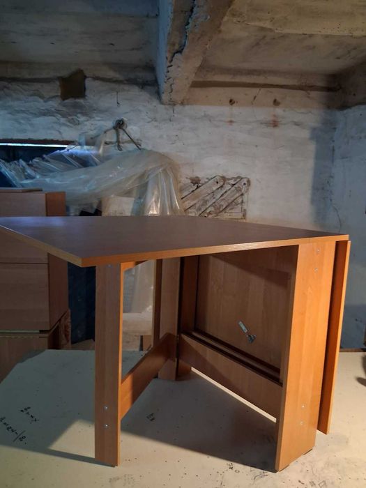 Стіл-книжка новий