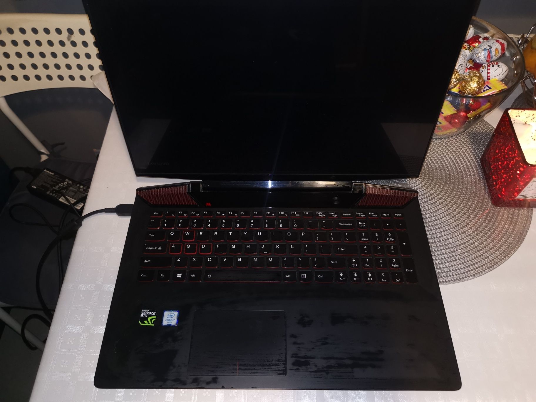 Laptop lenovo y700