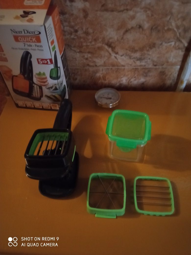 Sprzedam nową maszynkę do krojenia warzyw lub owoców na salatke