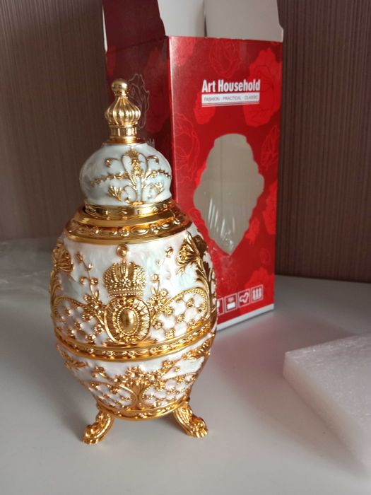 Яскраве приладдя для святкових днів