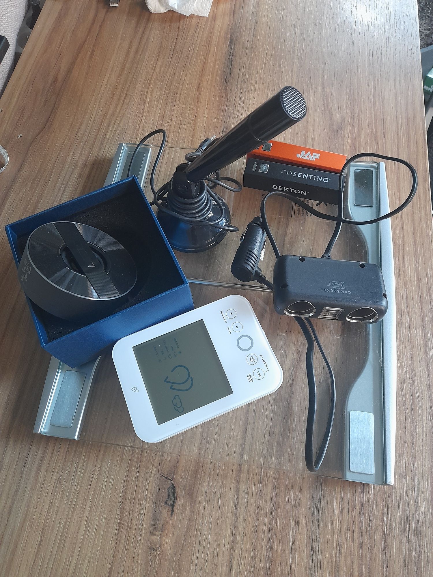 Głośnik bluetooth, mikrofon, powerbank, stacja pogody, waga łazienkowa